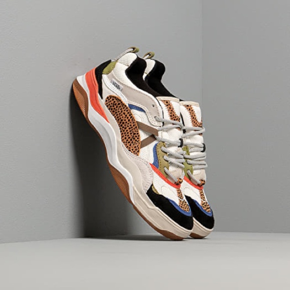 VANS VARIX WC (TINY CHEETAH) WOMENS SNEAKERS SIZE 6